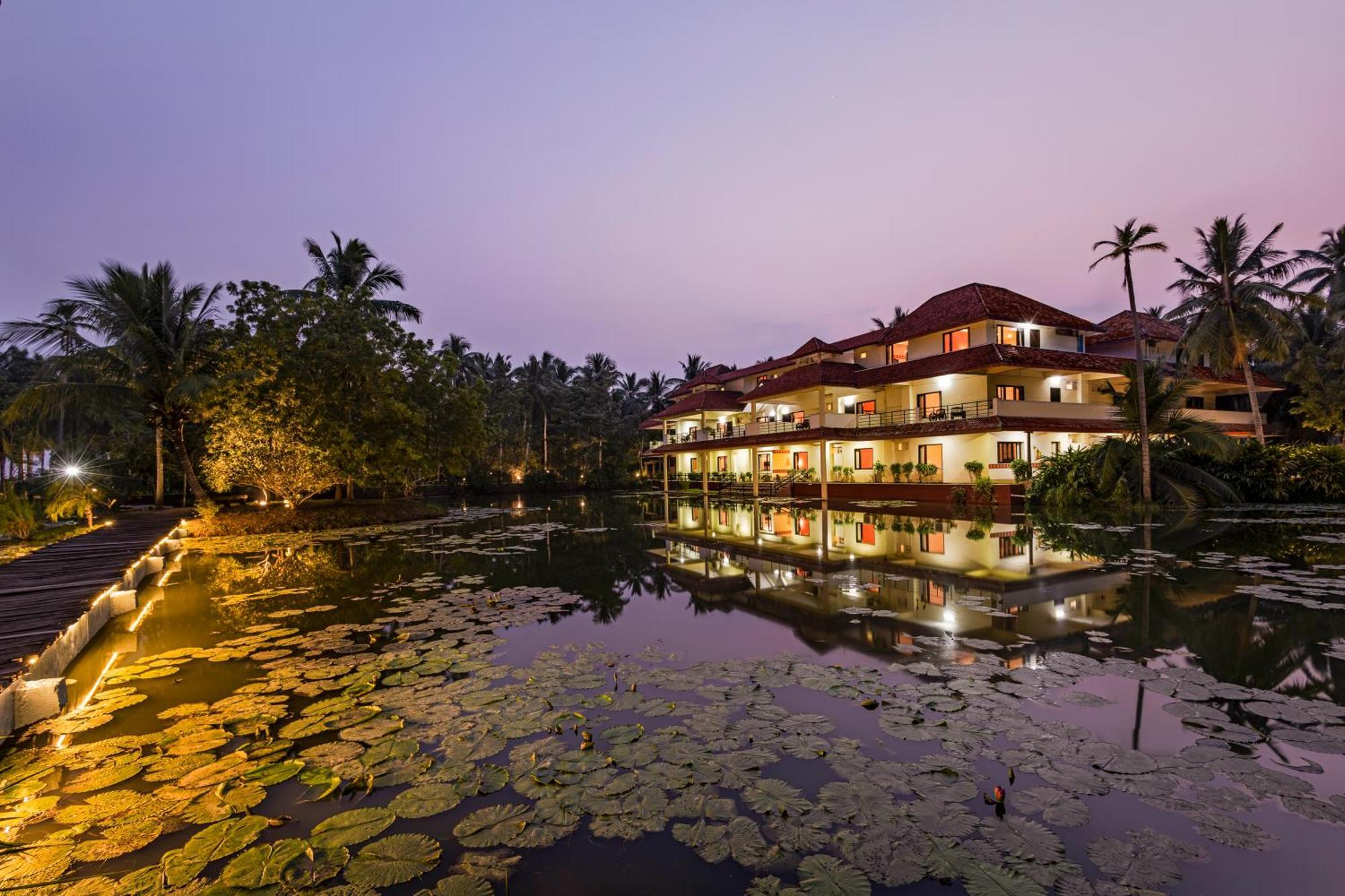 Hotel Sterling Palavelli Godavari Rāzole Exterior foto