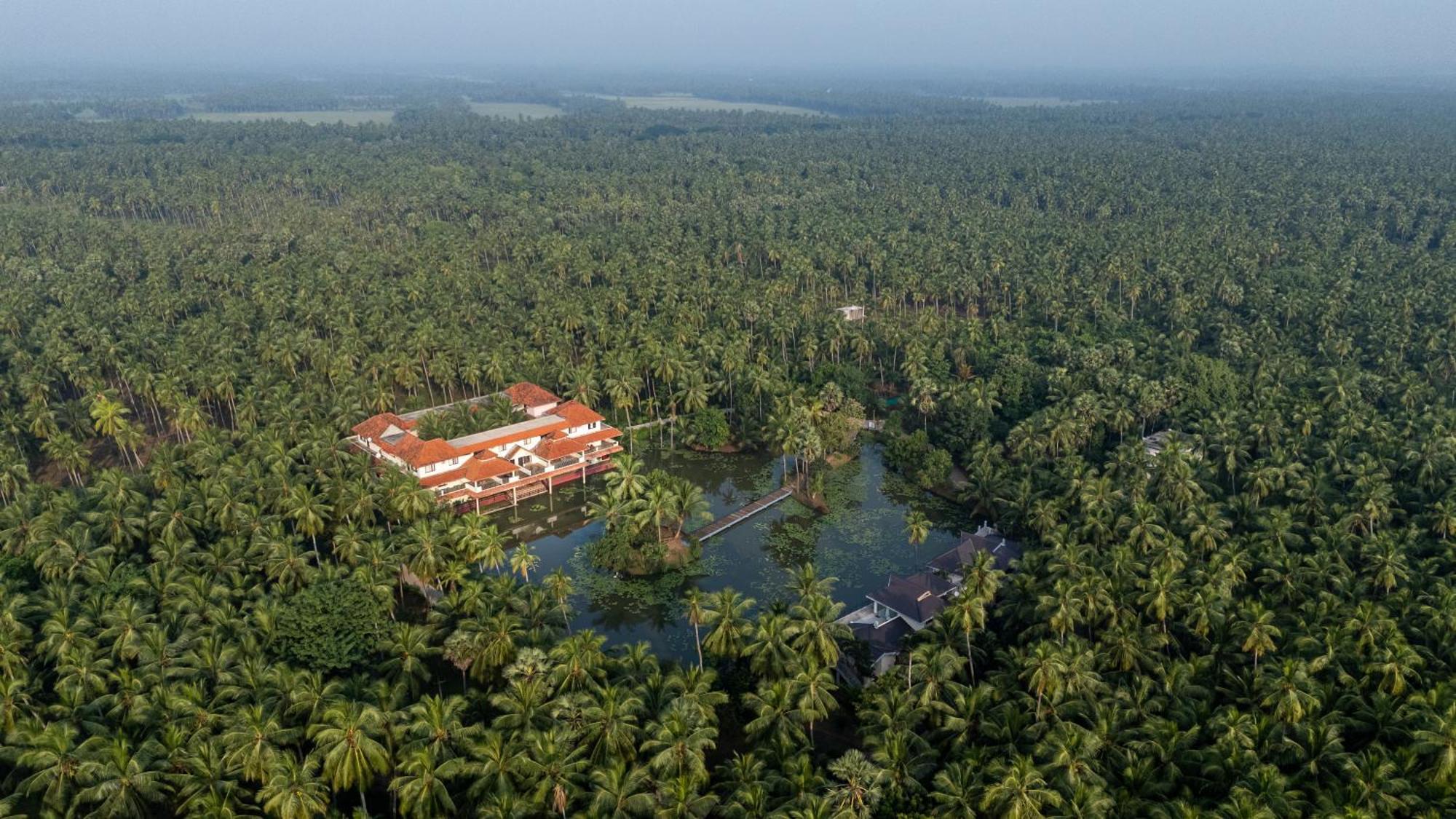 Hotel Sterling Palavelli Godavari Rāzole Exterior foto