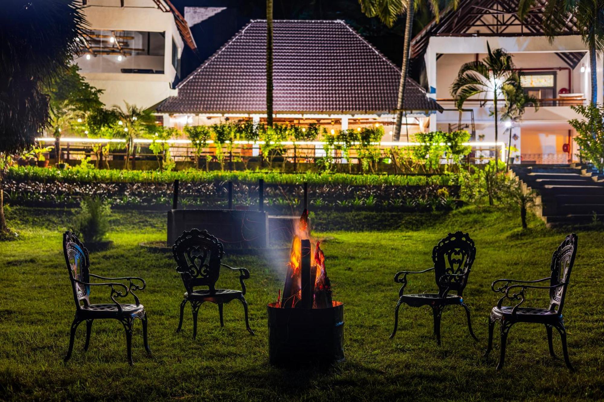 Hotel Sterling Palavelli Godavari Rāzole Exterior foto